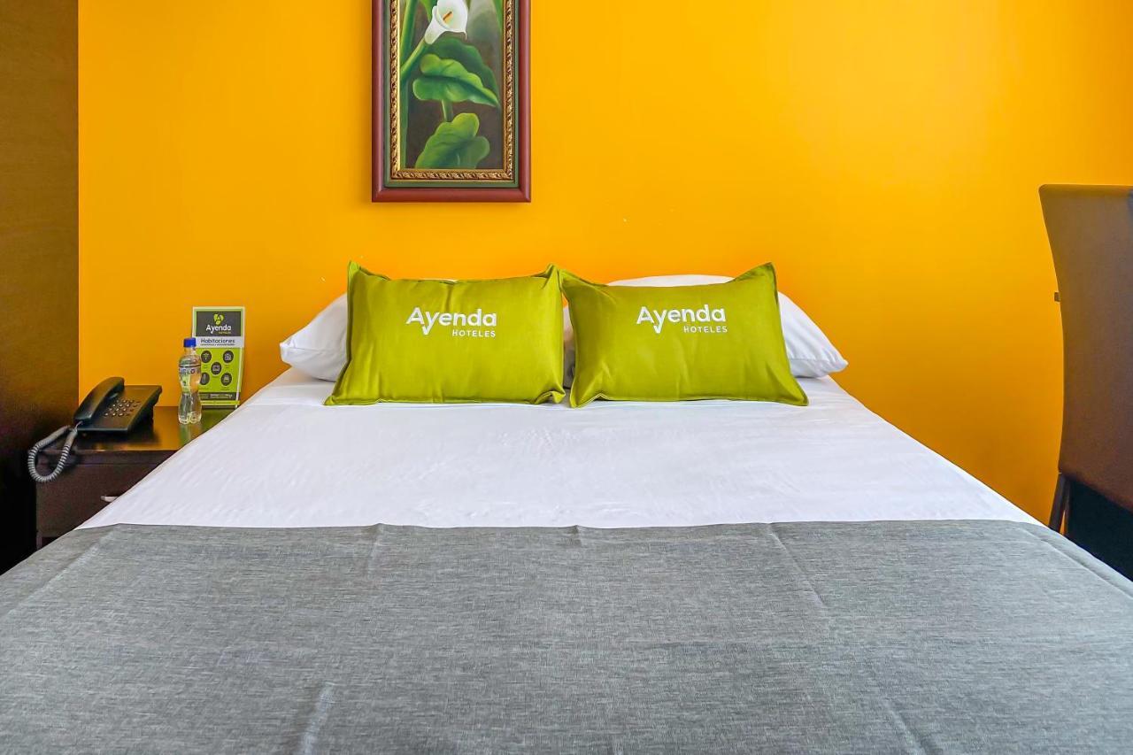 Ayenda 1141 Boutique San Antonio Hotel มานิซาเลส ภายนอก รูปภาพ