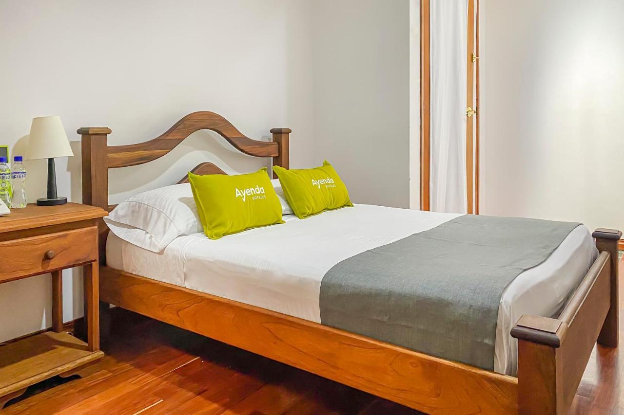 Ayenda 1141 Boutique San Antonio Hotel มานิซาเลส ภายนอก รูปภาพ